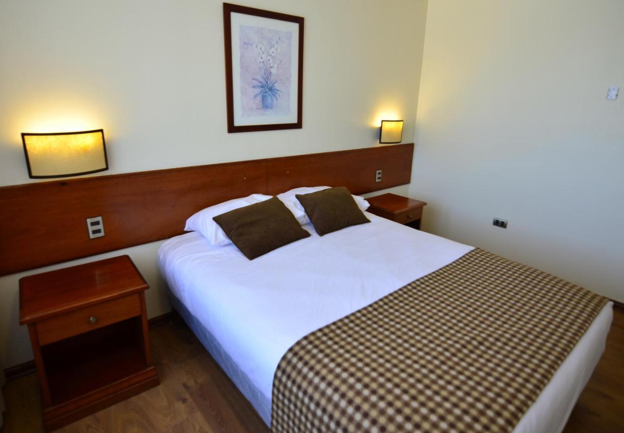 Tur Hotel Santiago Buitenkant foto