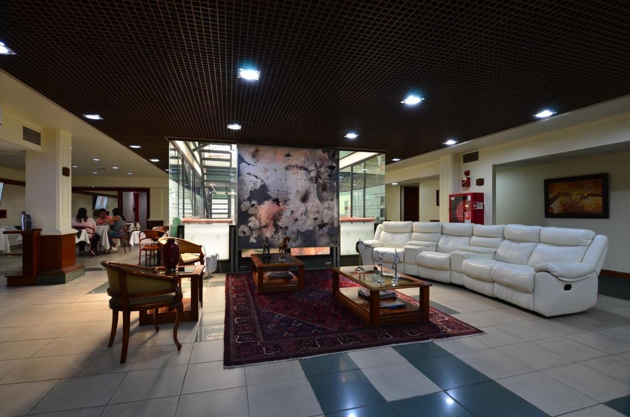 Tur Hotel Santiago Buitenkant foto