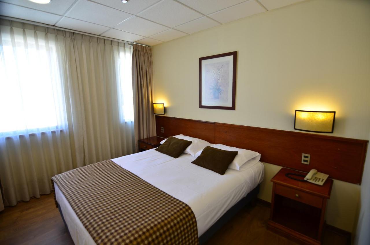Tur Hotel Santiago Buitenkant foto