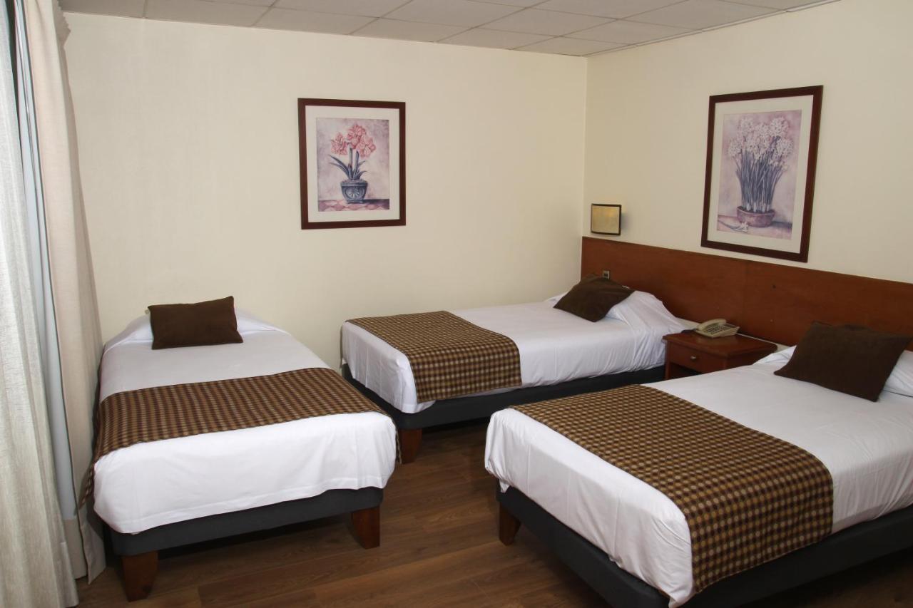 Tur Hotel Santiago Buitenkant foto
